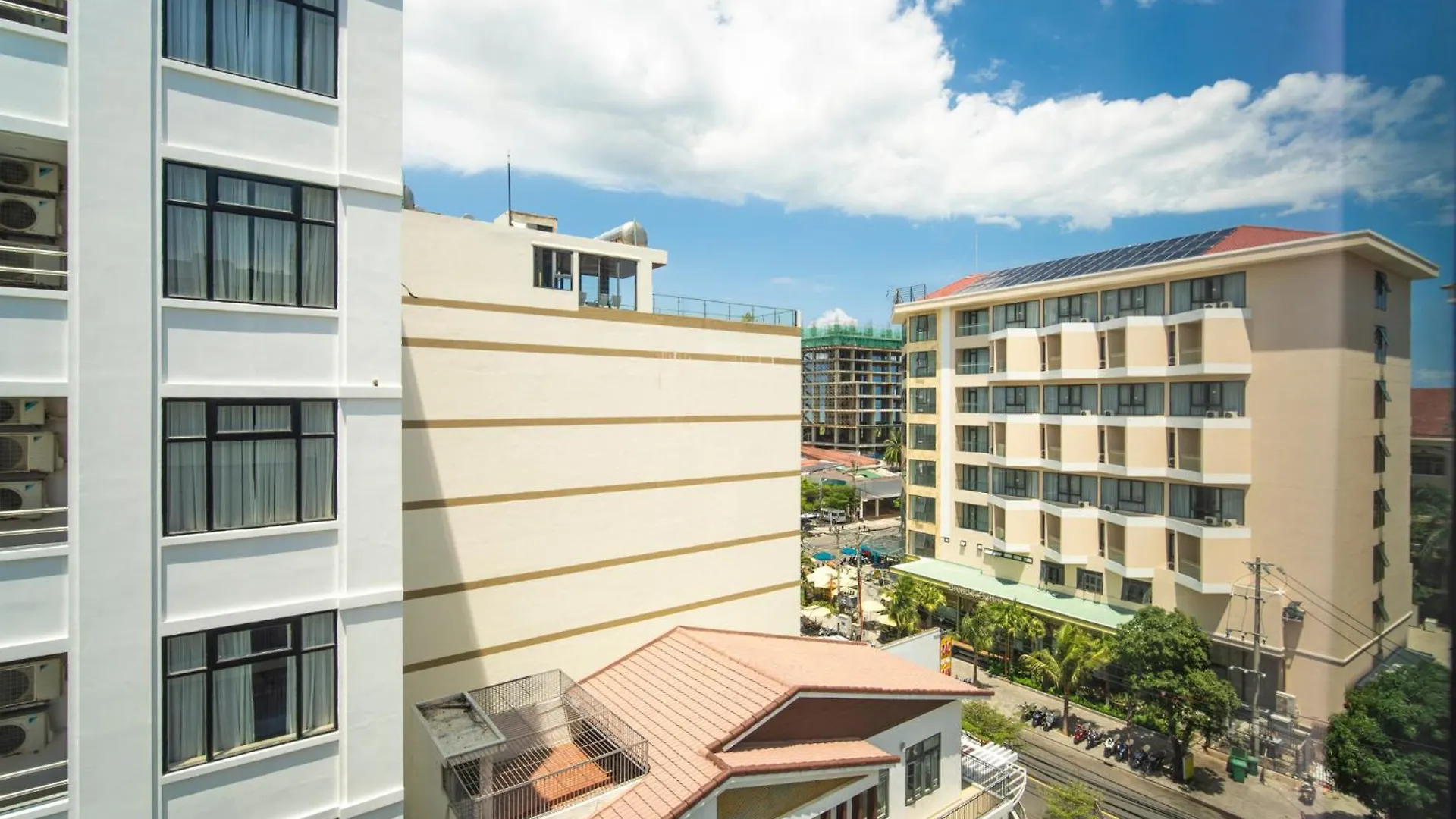 Trang Ngan Hotel By Thg Da Nang 3*,