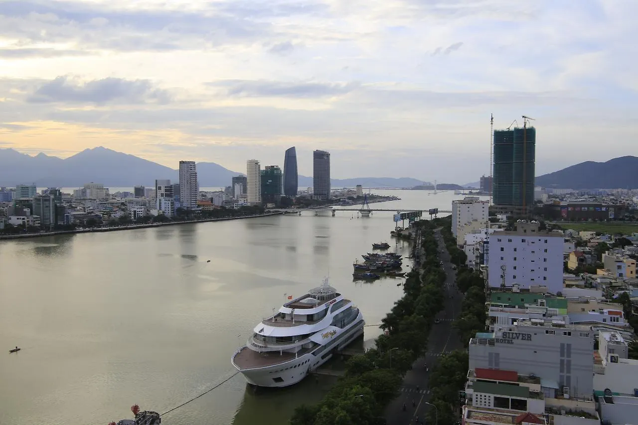 Trang Ngan Hotel By Thg Da Nang 3*,